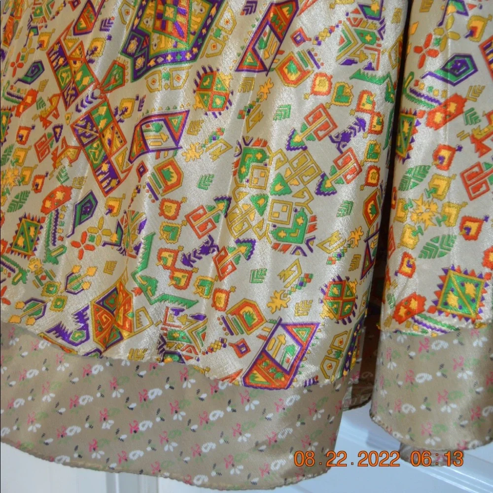 Beautiful layered maxi wrap skirt . - Picture 3 of 8